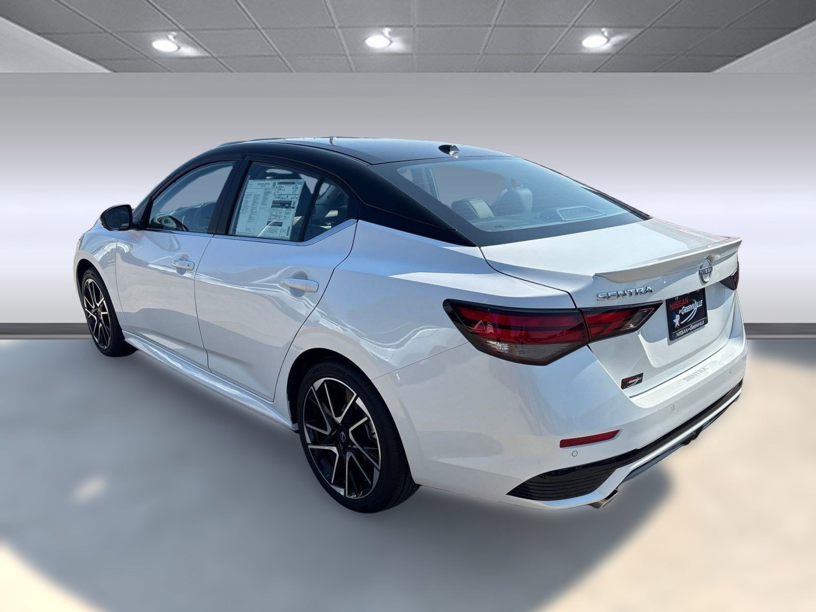 2025 Nissan Sentra SR photo 3