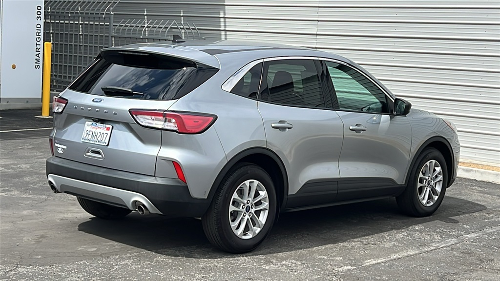 2022 Ford Escape SE photo 4