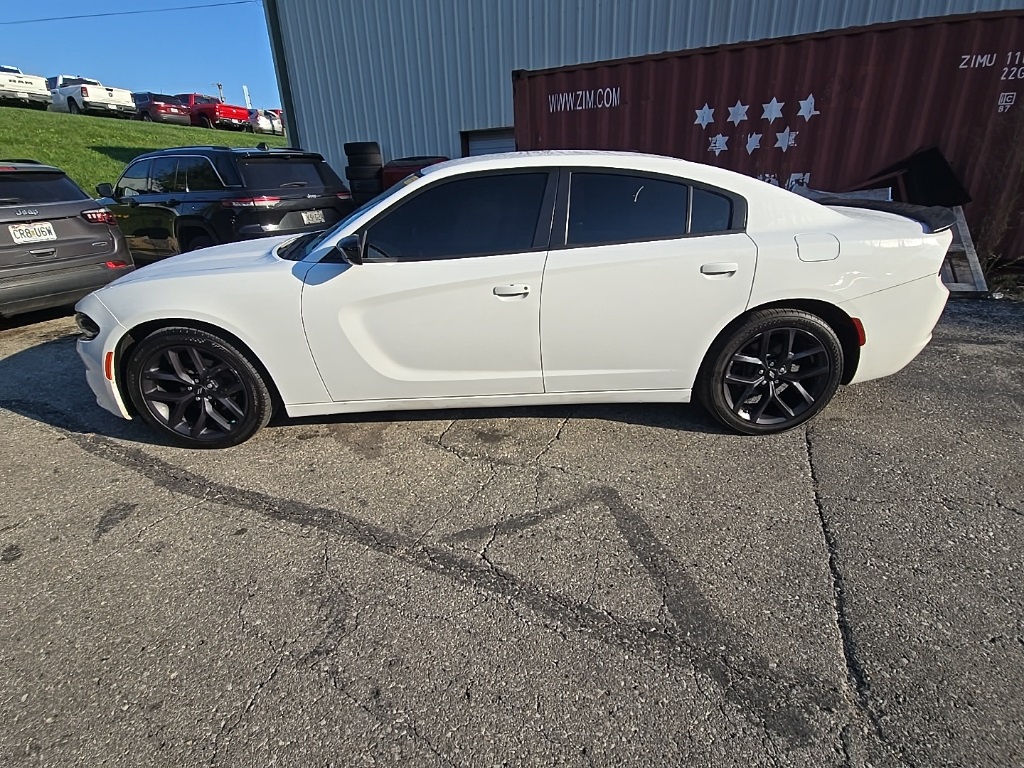 2019 Dodge Charger SXT photo 3