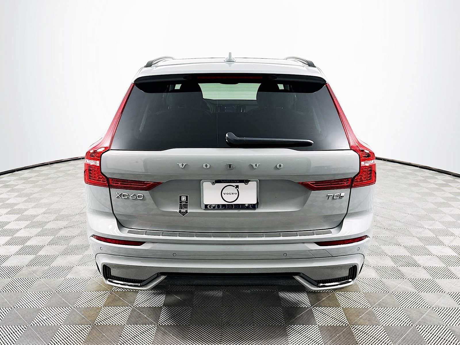 2025 Volvo XC60 T8 Plus photo 5