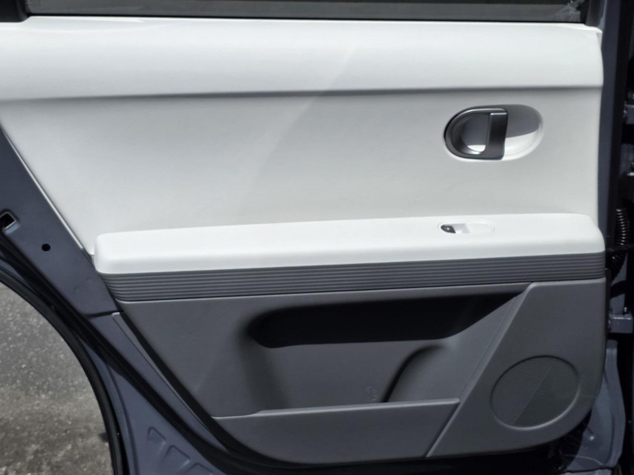 2025 Hyundai Ioniq 5 SE Standard Range photo 13