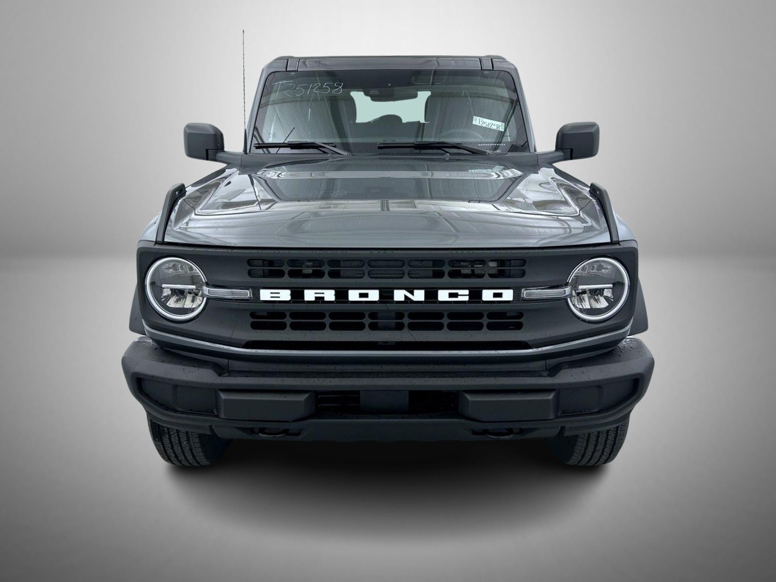 2025 Ford Bronco Base photo 2
