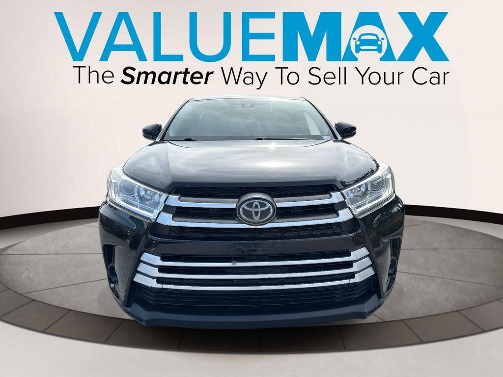 2017 Toyota Highlander LE photo 7