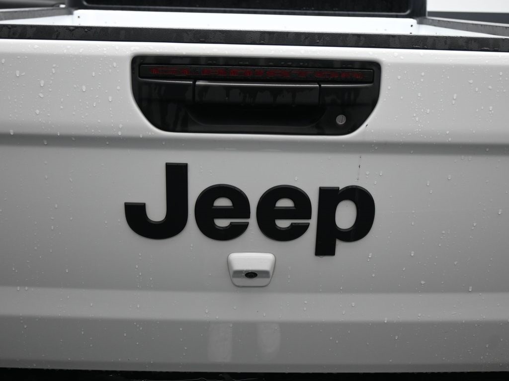 2021 Jeep Gladiator Willys photo 22