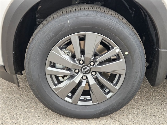 2025 Nissan Pathfinder S photo 4