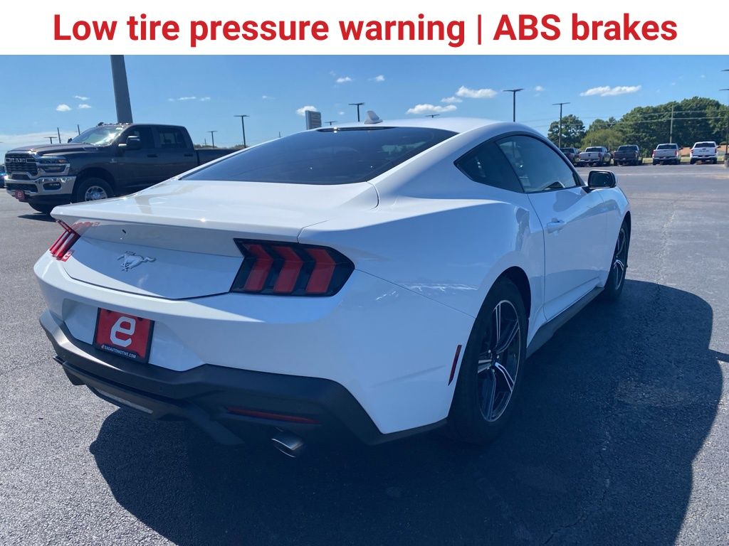 2025 Ford Mustang EcoBoost photo 7