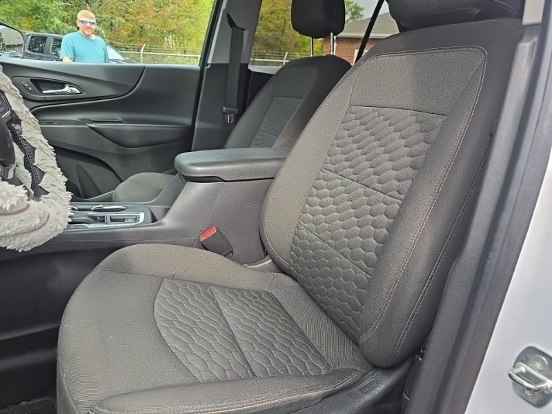 2021 Chevrolet Equinox LT photo 6