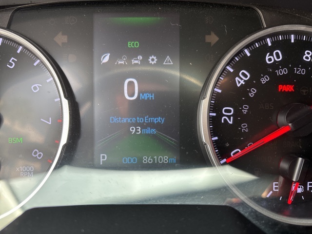 2020 Toyota RAV4 XLE photo 10