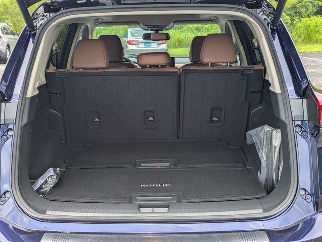 2025 Nissan Rogue Platinum photo 24