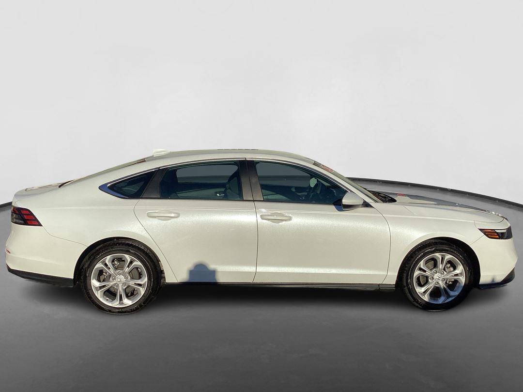 2023 Honda Accord LX photo 4
