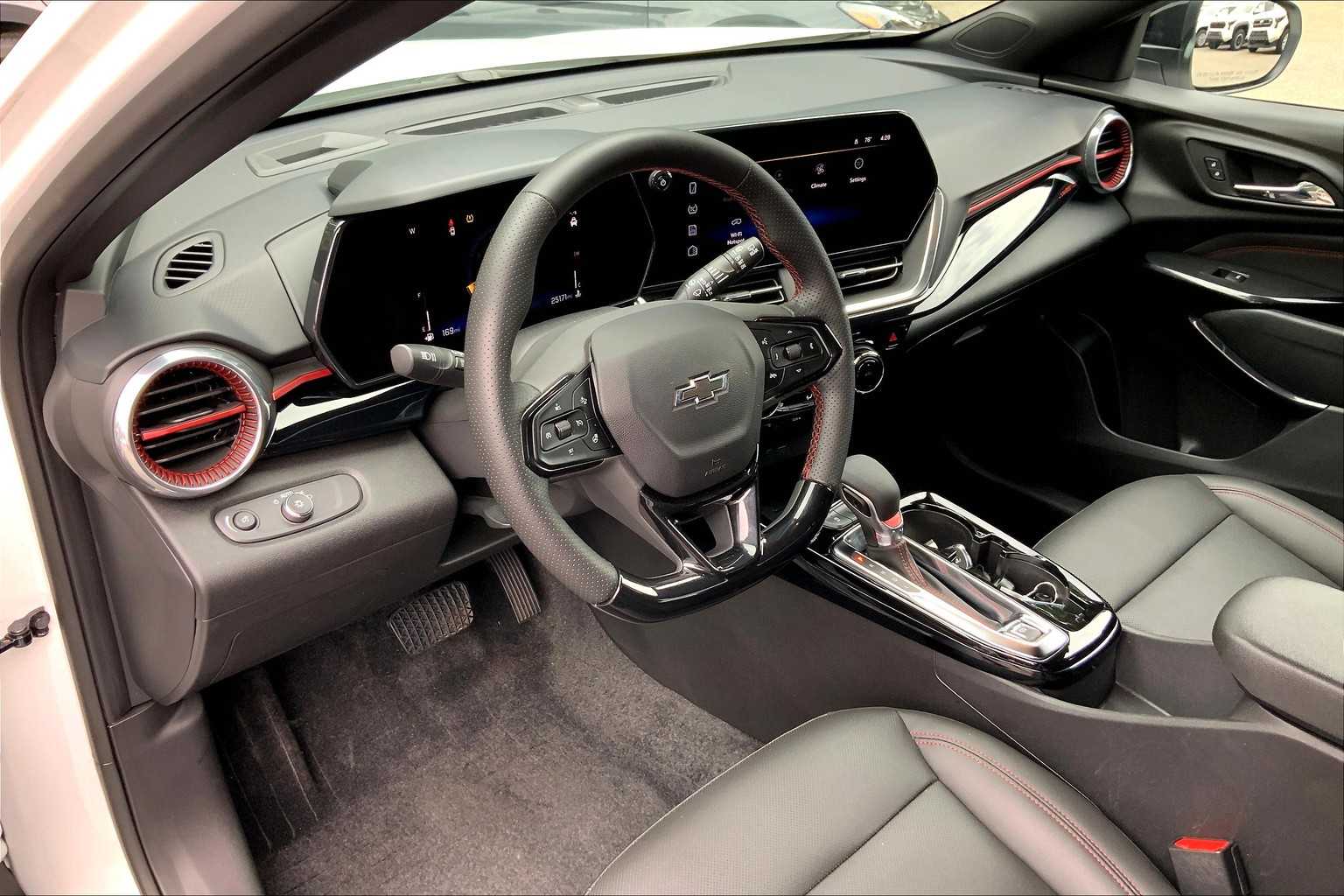 2024 Chevrolet Trax photo 16
