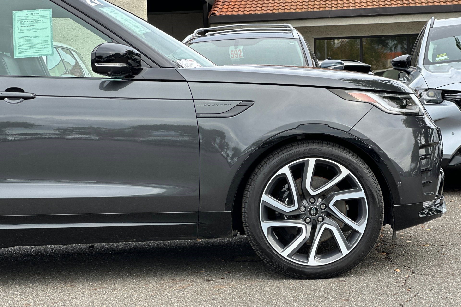 2024 Land Rover Discovery Metropolitan Edition photo 33