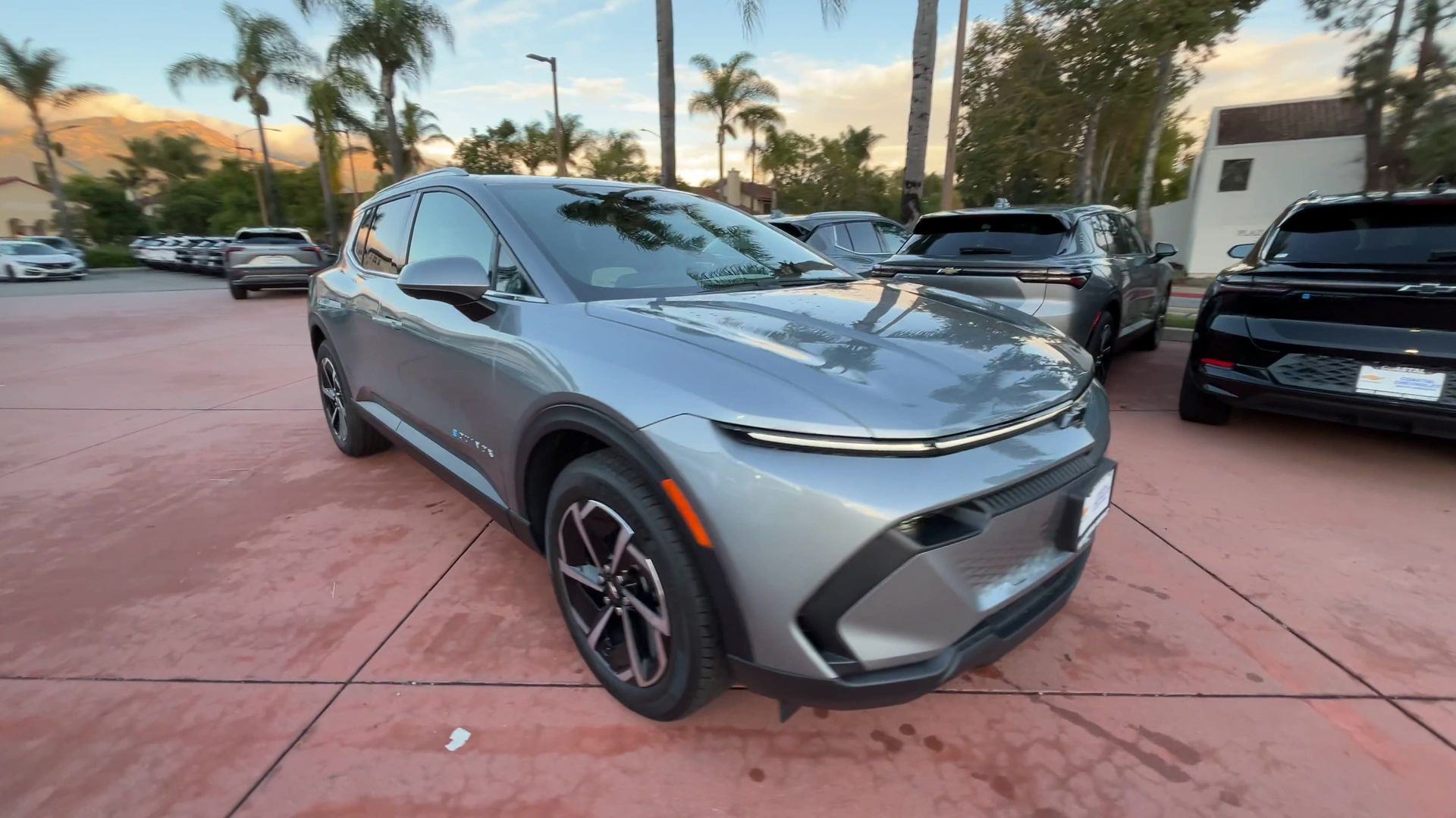 2026 Chevrolet Equinox EV 1LT photo 2