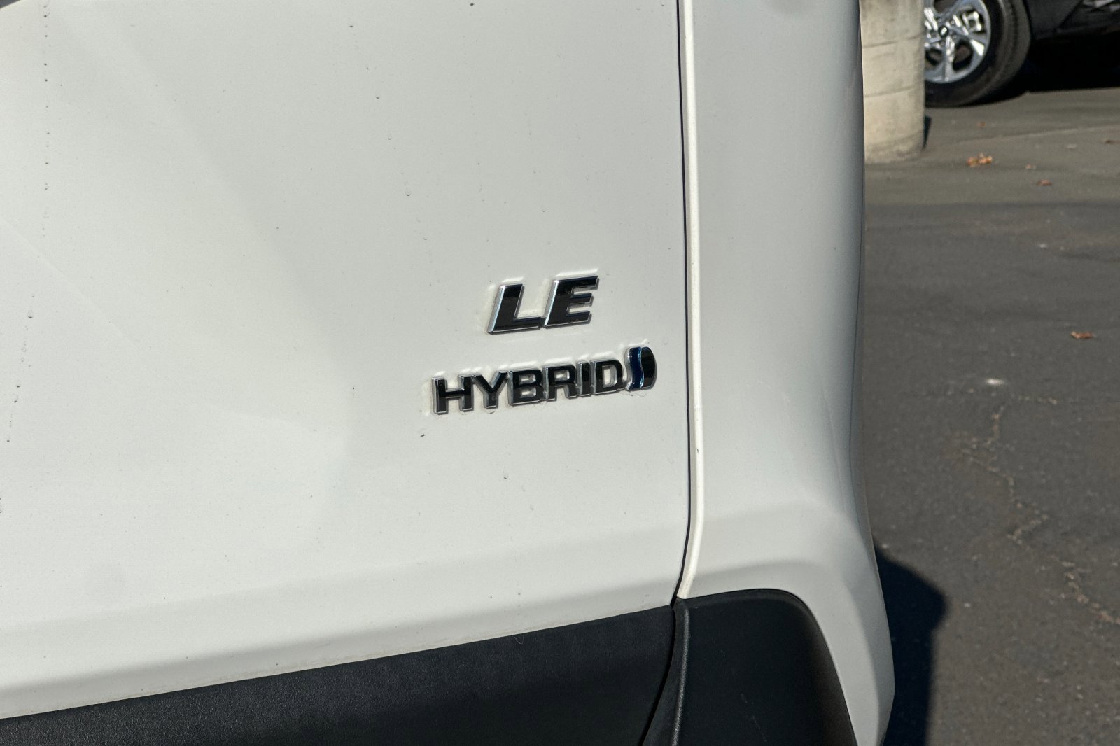 2023 Toyota RAV4 Hybrid LE photo 25