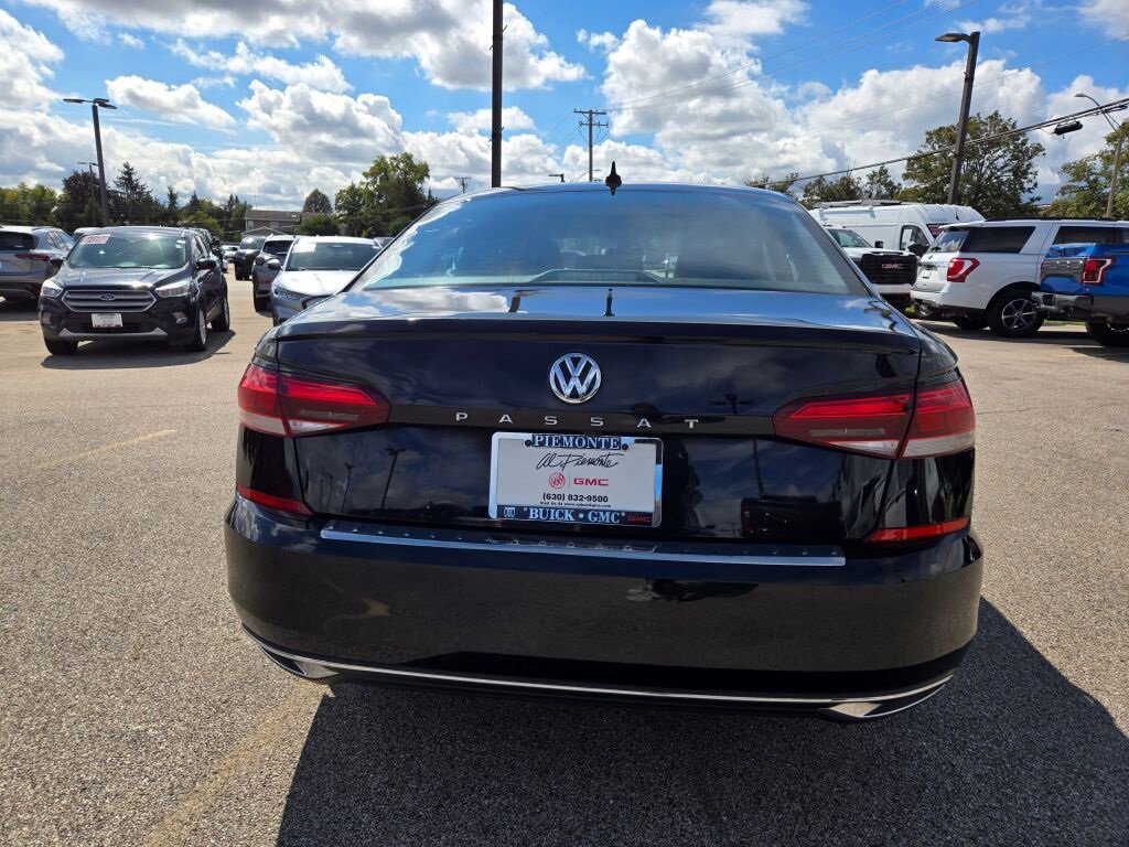 2021 Volkswagen Passat 2.0T SE photo 11