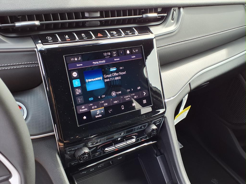 2025 Jeep Grand Cherokee Laredo X photo 5