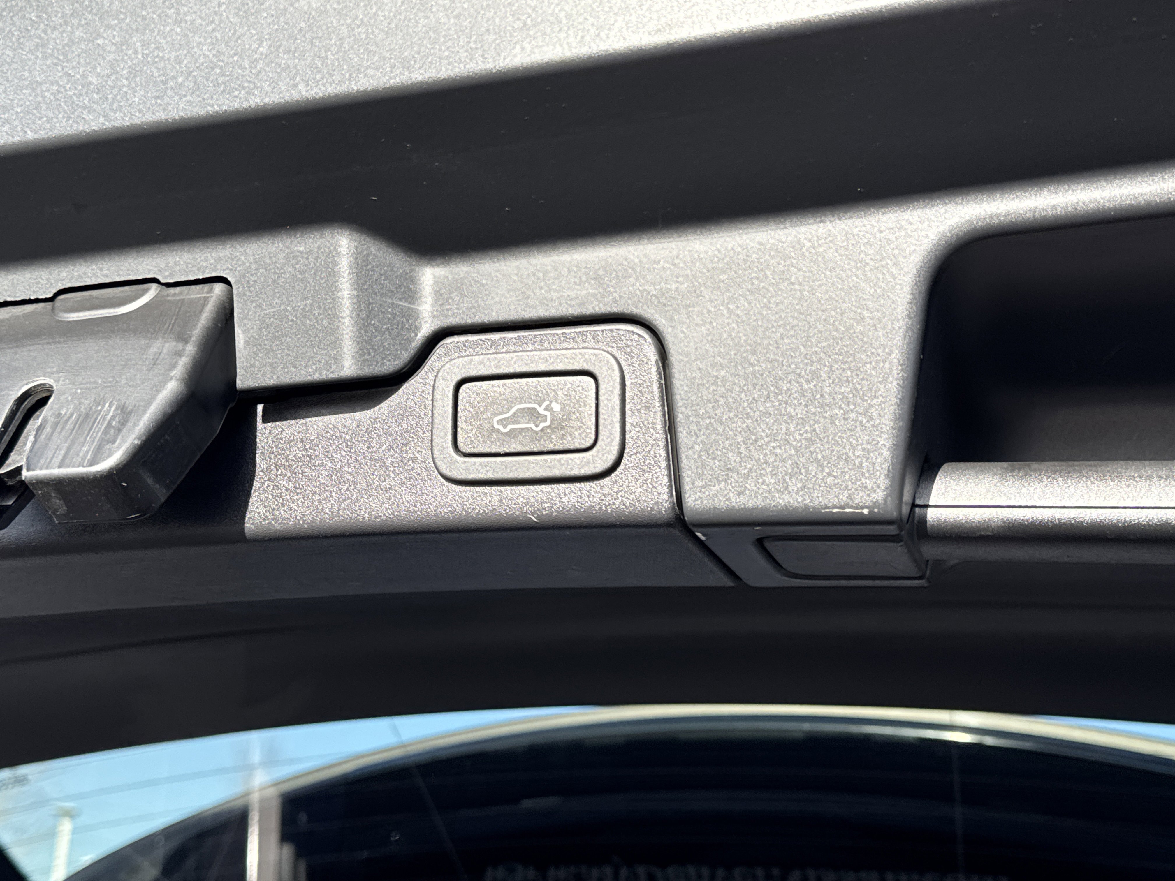 2017 Land Rover Range Rover Evoque SE photo 2