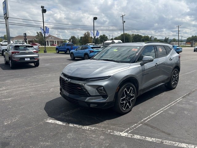2023 Chevrolet Blazer RS photo 2