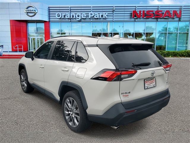 2022 Toyota RAV4 XLE Premium photo 3