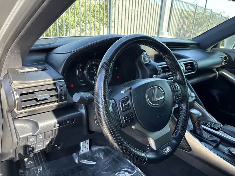 2019 Lexus IS 350 AWD photo 10