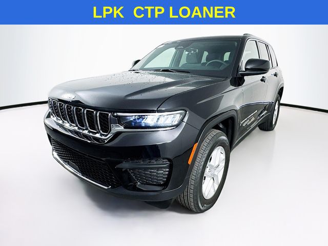 2025 Jeep Grand Cherokee Laredo X photo 3