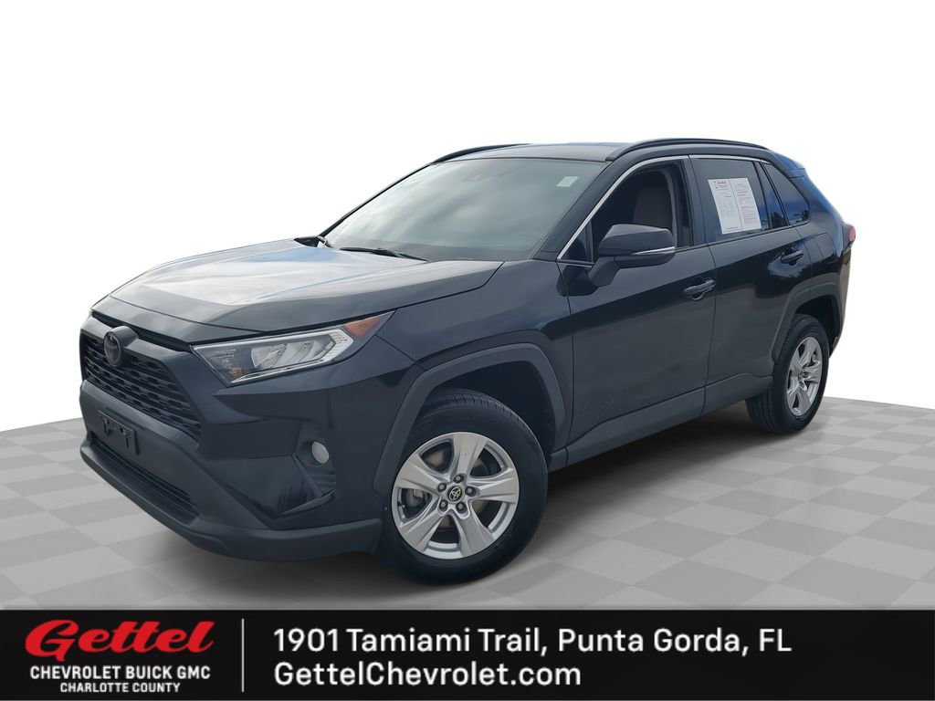 2021 Toyota RAV4 XLE's photo