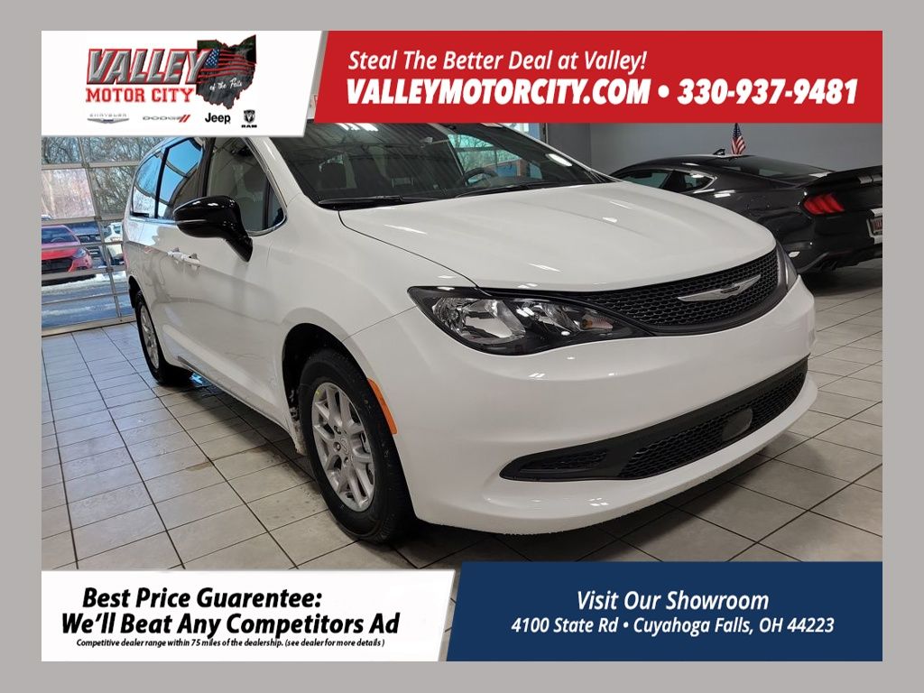 2026 Chrysler Voyager LX's photo