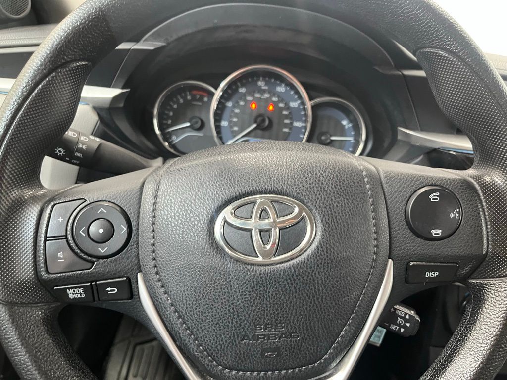 2015 Toyota Corolla LE photo 19
