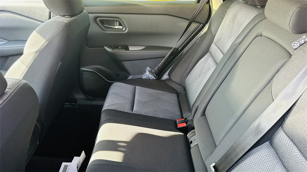 2026 Nissan Rogue SV photo 25