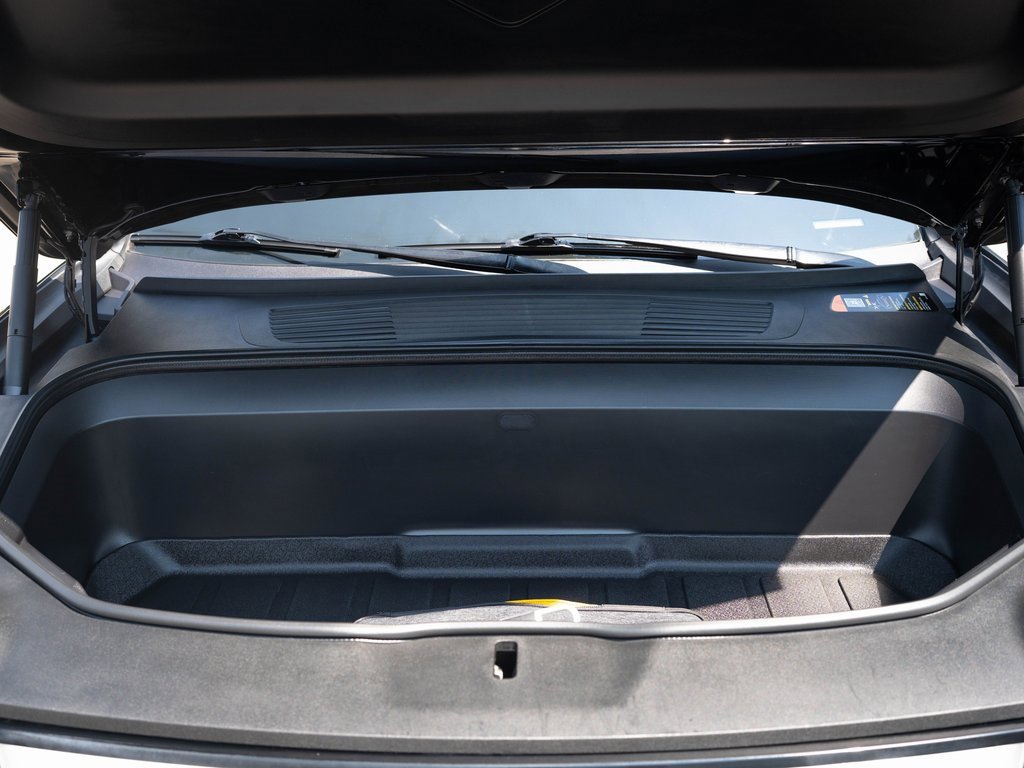 2023 Rivian R1T Adventure photo 32