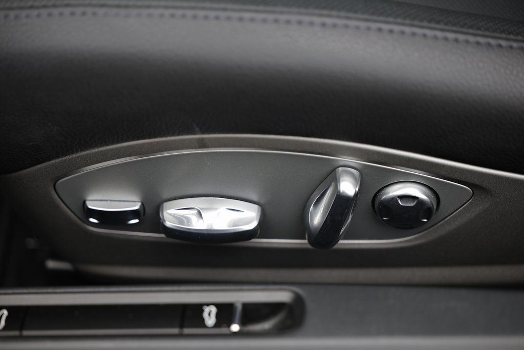 2025 Porsche Cayman Base photo 18