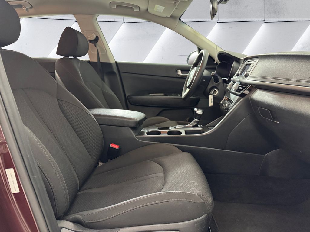 2017 Kia Optima LX photo 13