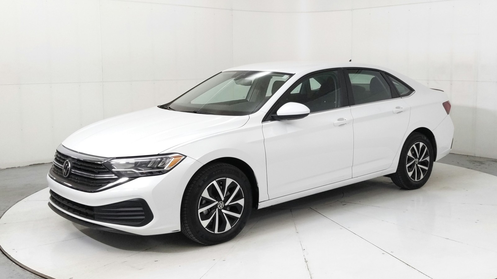 Used 2024 WHITE Volkswagen S image 1