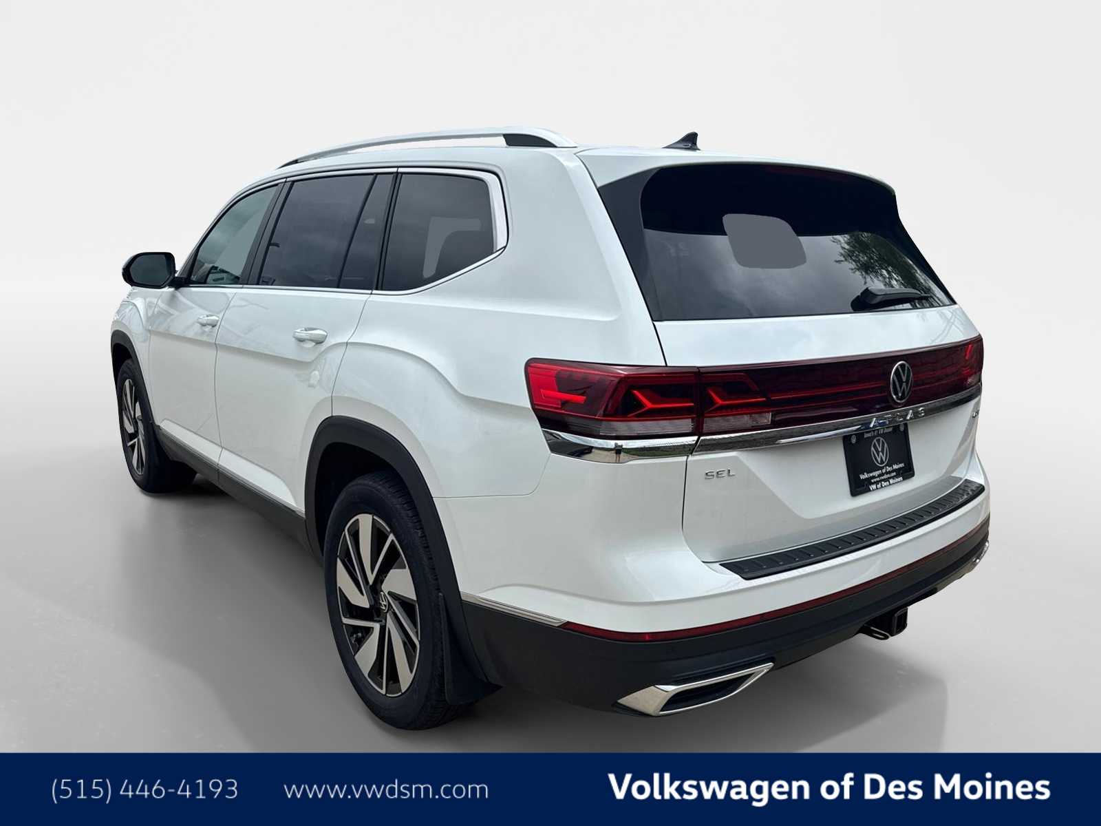 2025 Volkswagen Atlas SEL photo 2