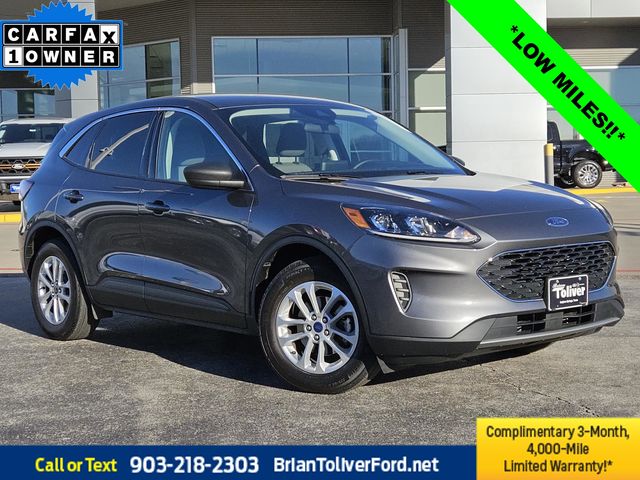 2022 Ford Escape SE's photo