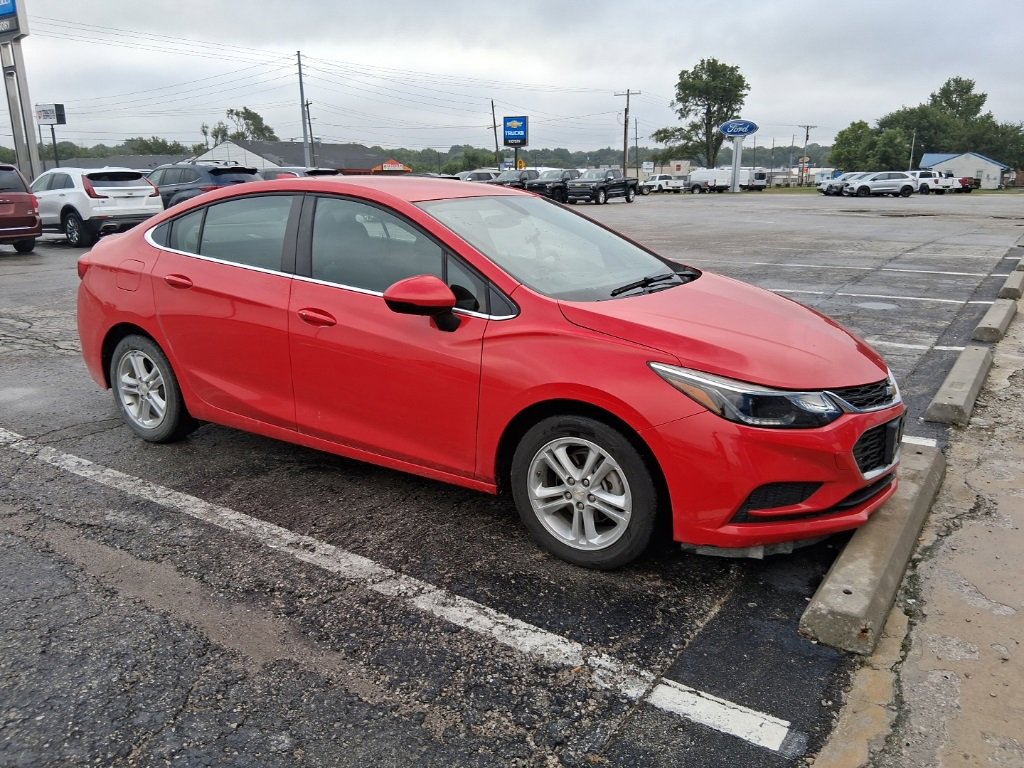 2018 Chevrolet Cruze LT photo 3