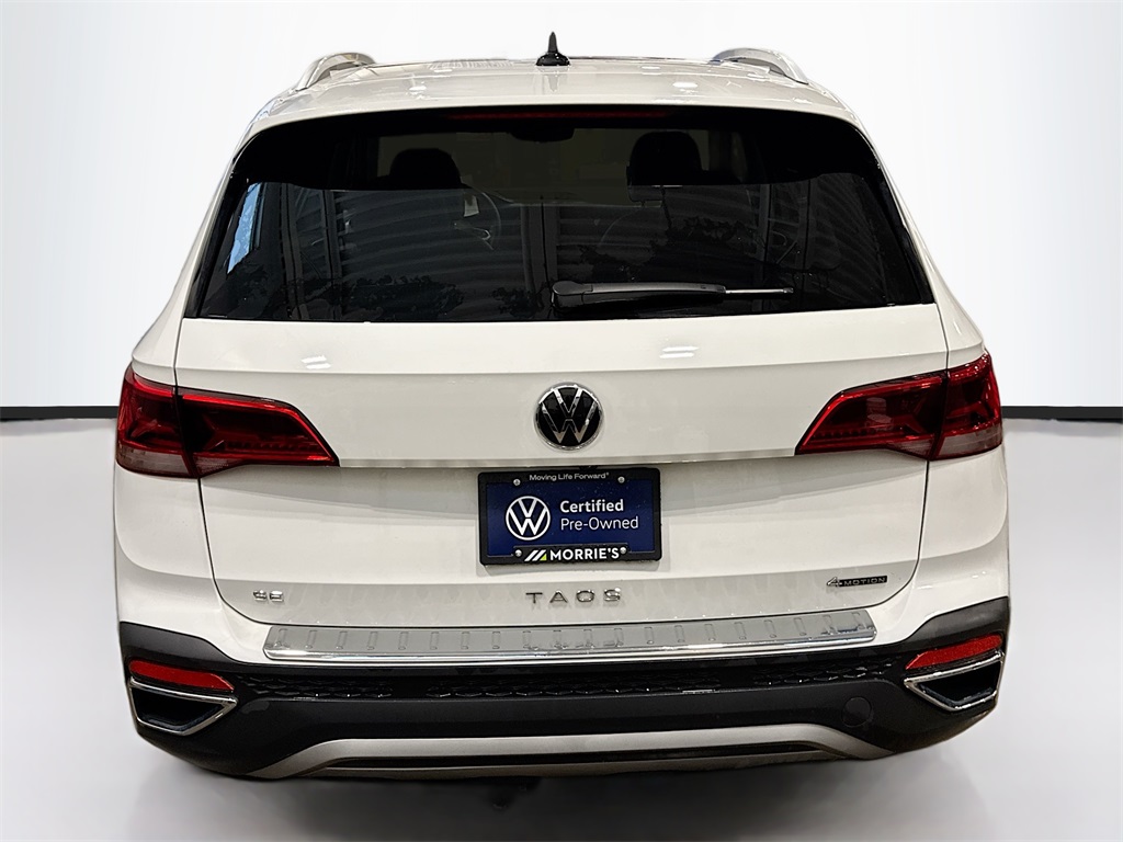 2023 Volkswagen Taos SE photo 3