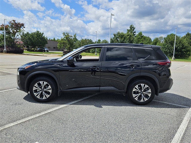 2023 Nissan Rogue SV photo 4