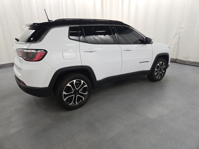 2023 Jeep Compass Limited photo 3