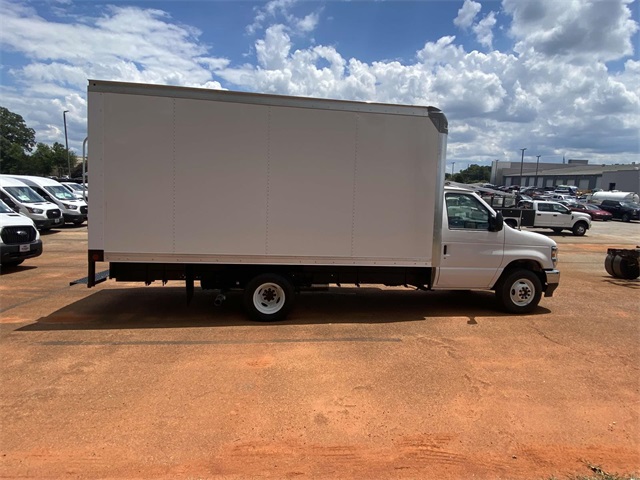 2025 Ford E-350 photo 2