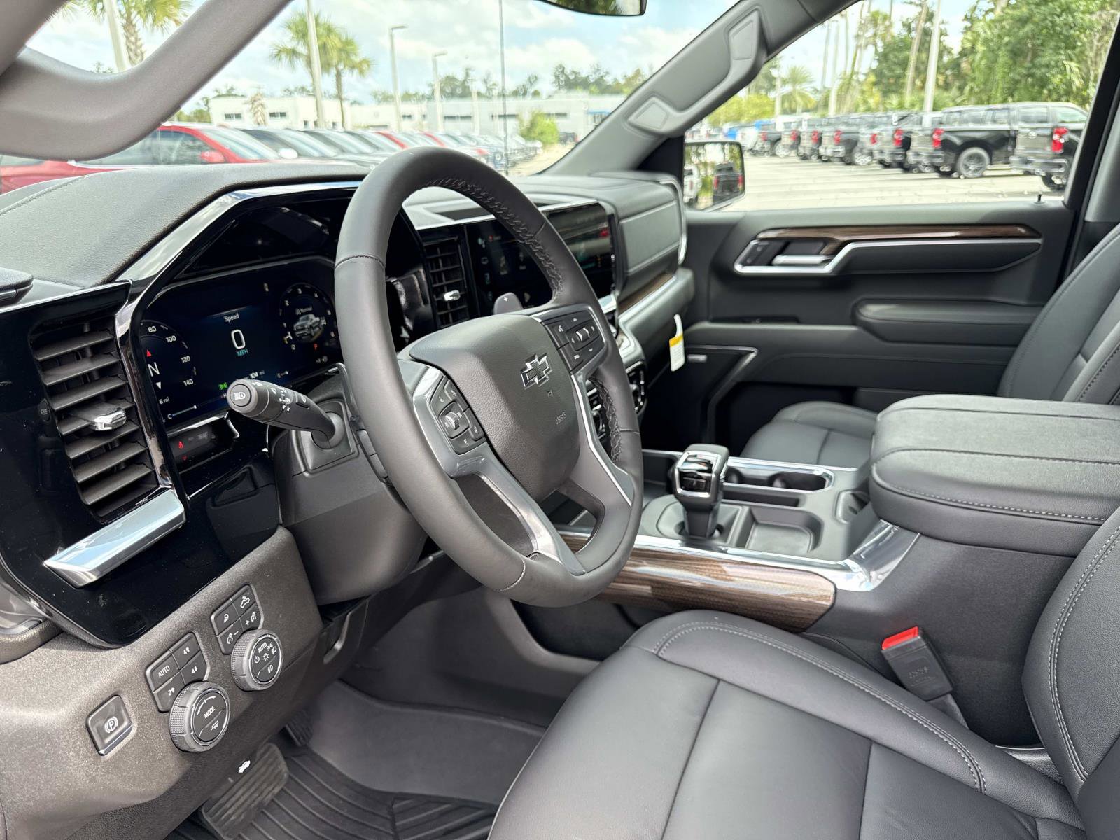 2026 Chevrolet Silverado 1500 RST photo 18