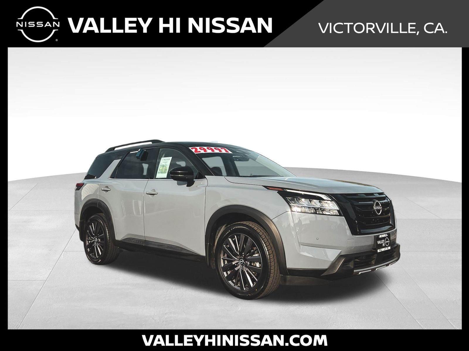 2023 Nissan Pathfinder SL's photo