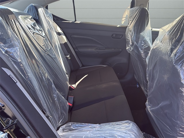 2025 Nissan Versa 1.6 S photo 9