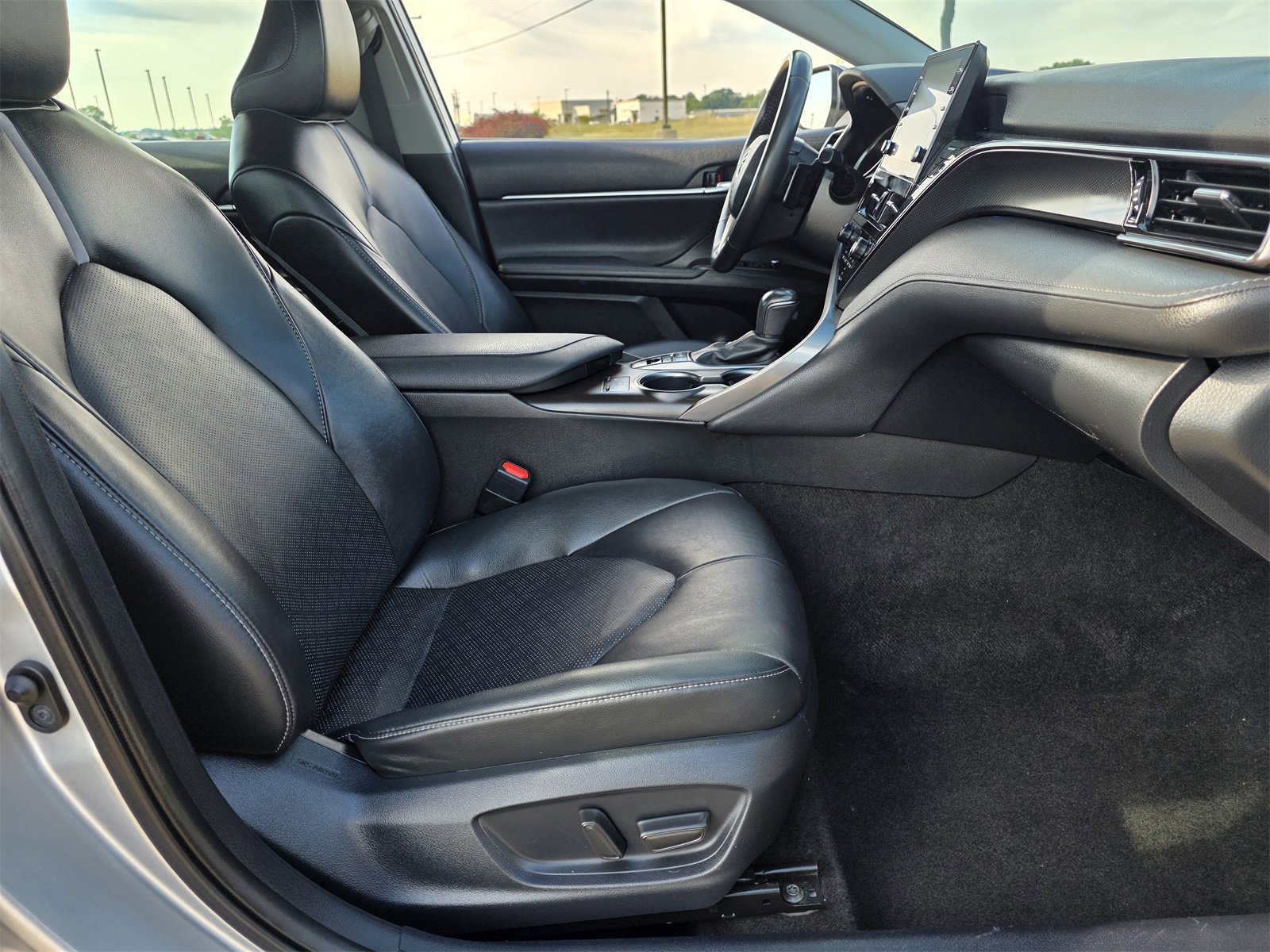 2022 Toyota Camry XSE photo 25