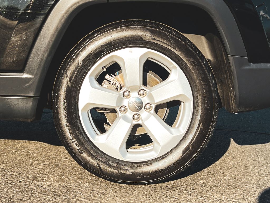 2019 Jeep Compass Latitude photo 4