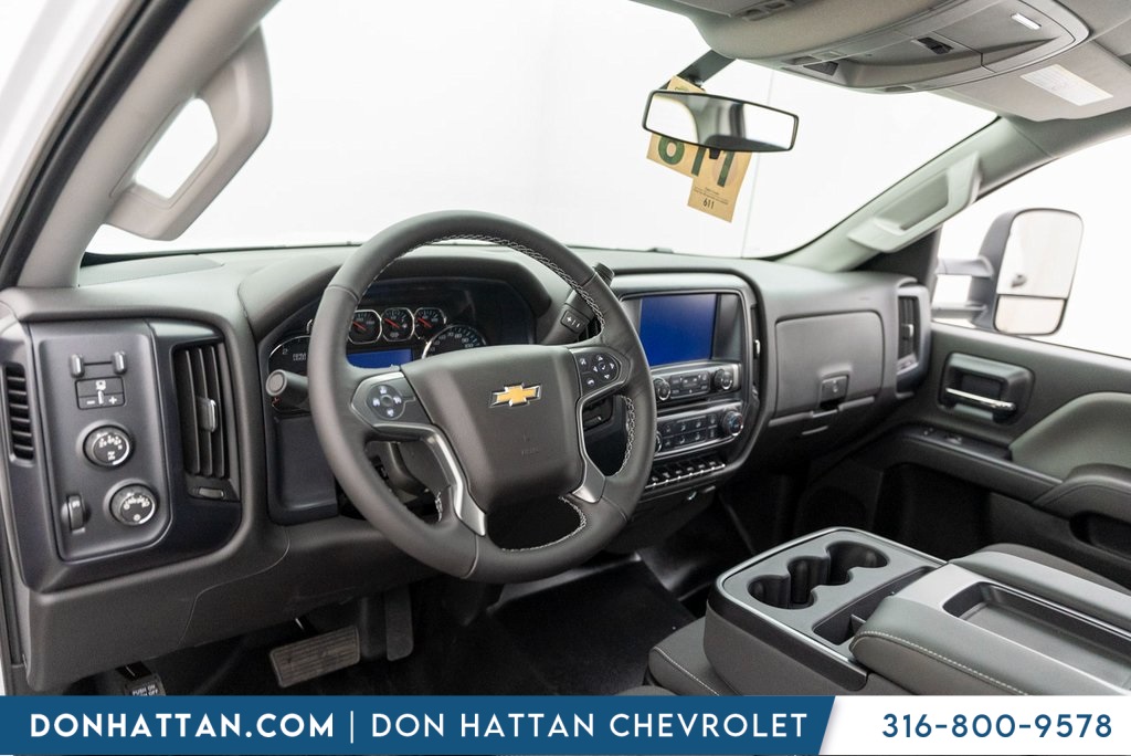 2024 Chevrolet Silverado 4500HD Work Truck photo 3
