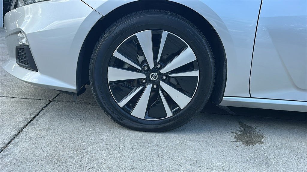 2022 Nissan Altima 2.5 SV photo 11