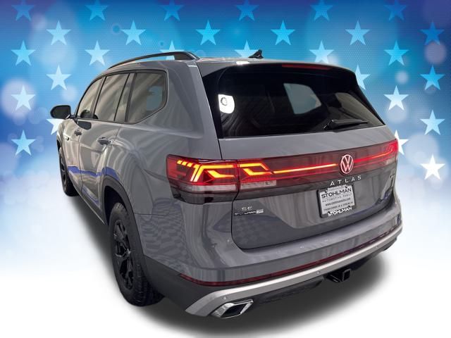2025 Volkswagen Atlas Peak Edition SE photo 4