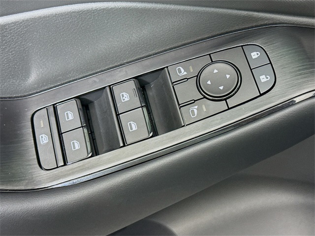 2025 Nissan Rogue S photo 8