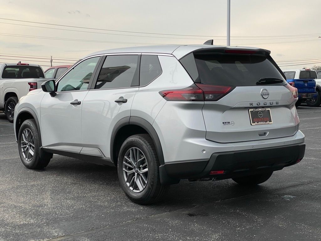 2025 Nissan Rogue S photo 3